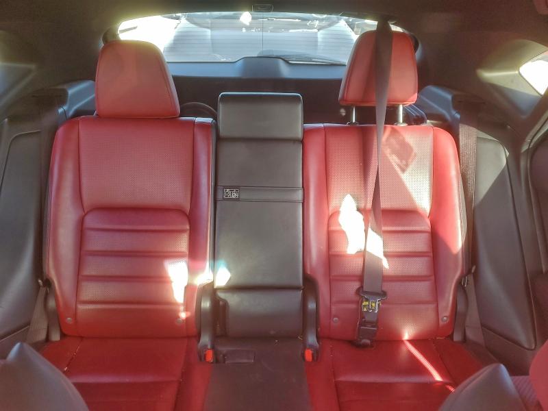 Фото 10 - LEXUS NX