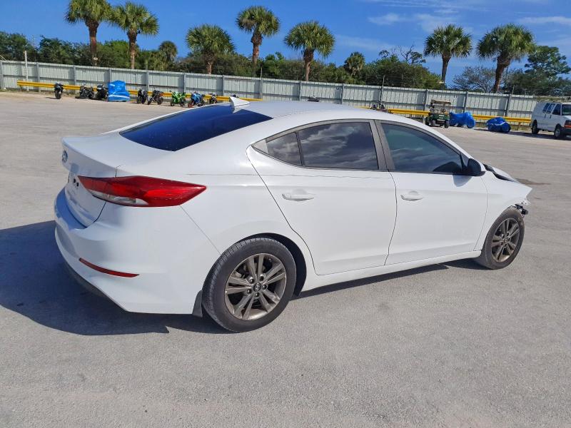 Фото 3 - HYUNDAI ELANTRA