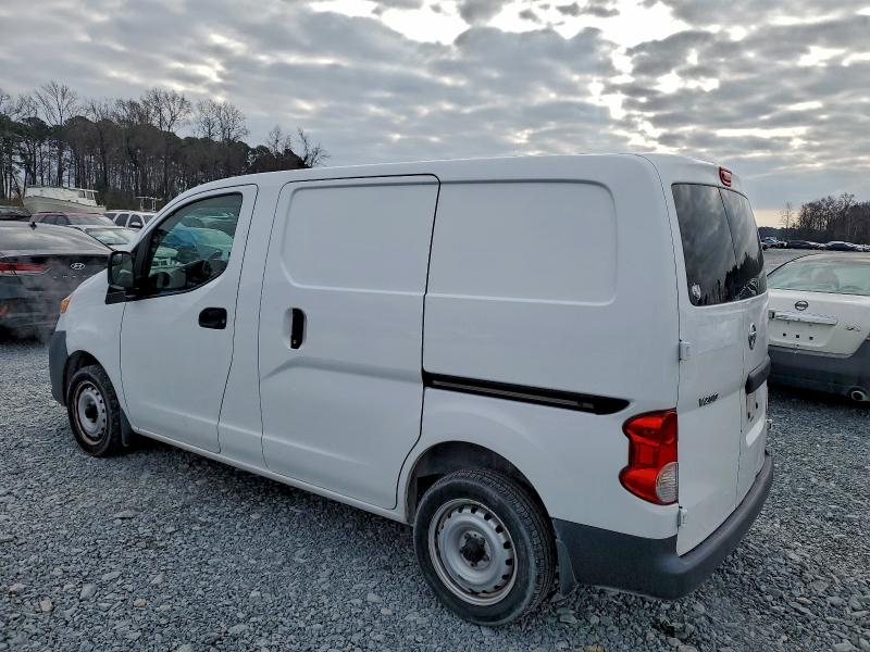 Фото 2 - NISSAN NV