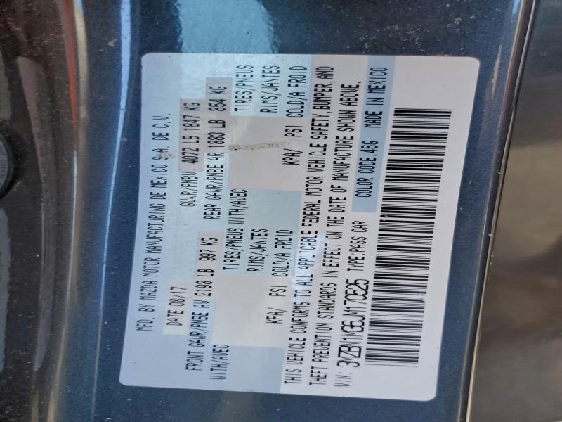 Фото 12 - MAZDA 3