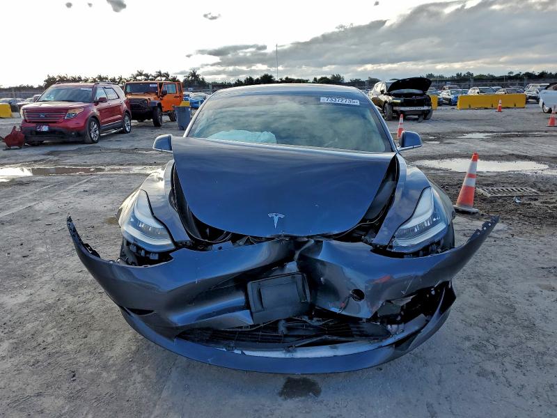 Фото 5 - TESLA MODEL 3