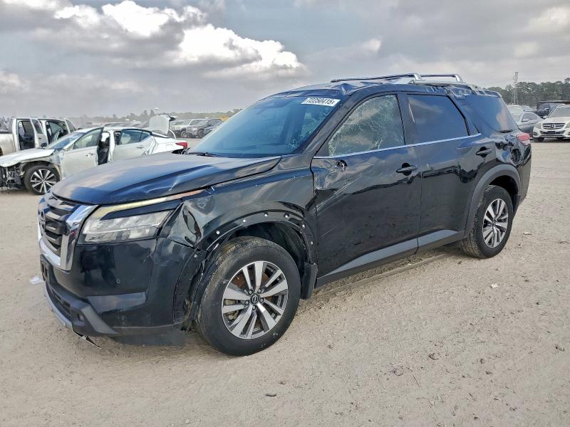 Фото 1 - NISSAN PATHFINDER