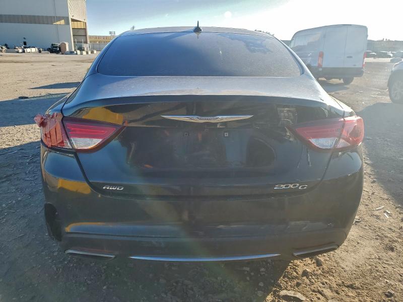 Фото 6 - CHRYSLER 200