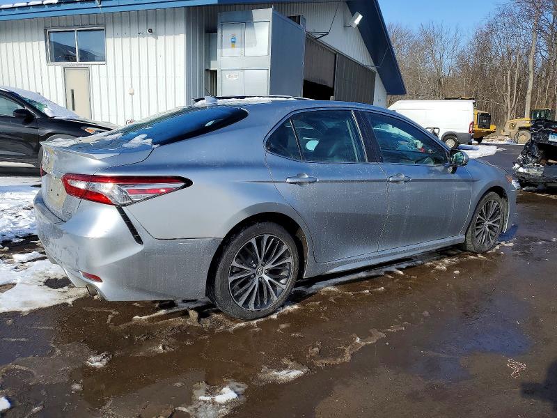 Фото 3 - TOYOTA CAMRY