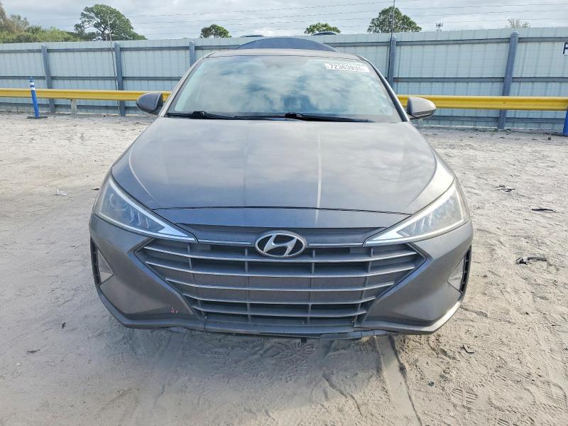 Фото 5 - HYUNDAI ELANTRA