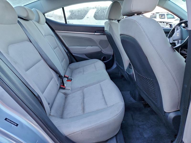 Фото 10 - HYUNDAI ELANTRA