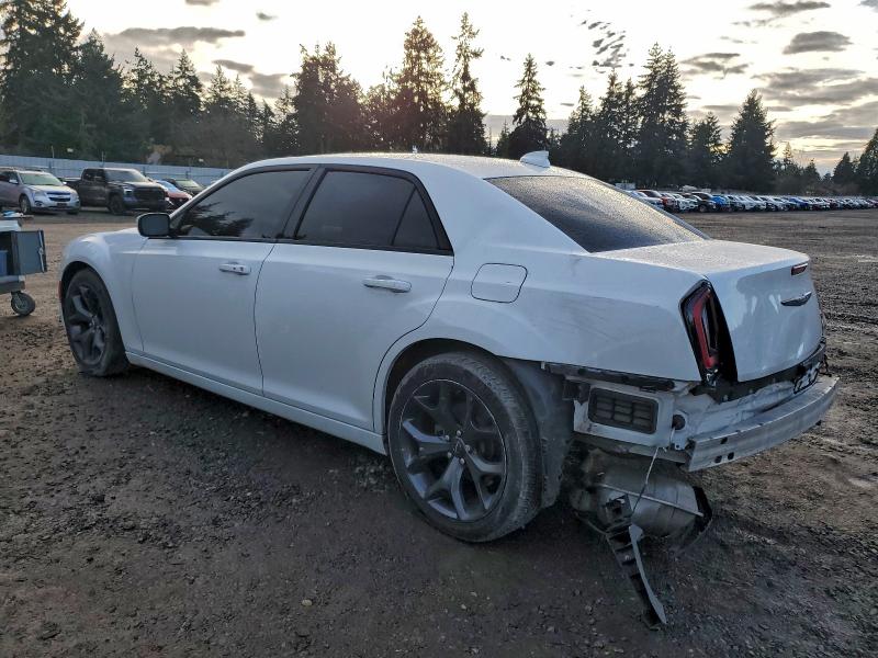 Фото 2 - CHRYSLER 300