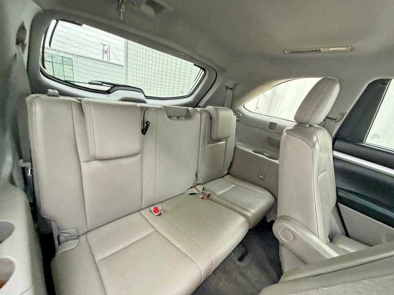 Фото 11 - TOYOTA HIGHLANDER