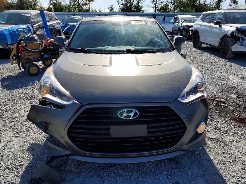 Фото 5 - HYUNDAI VELOSTER