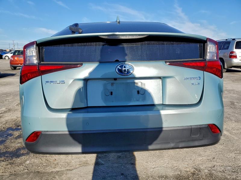 Фото 6 - TOYOTA PRIUS