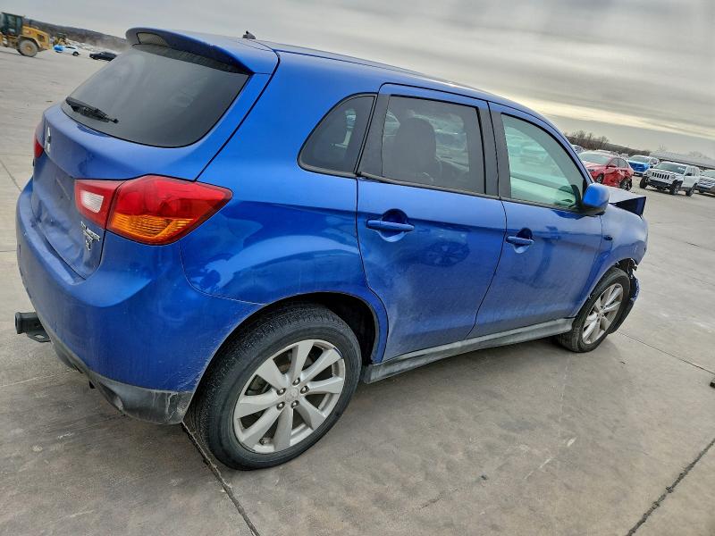 Фото 3 - MITSUBISHI OUTLANDER