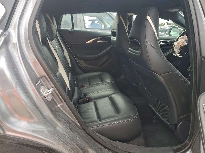 Фото 10 - INFINITI QX30