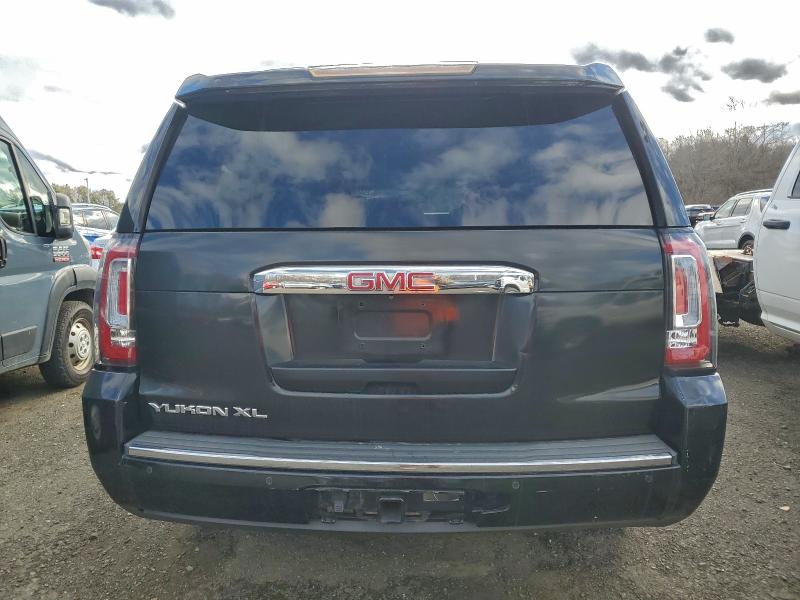 Фото 6 - GMC YUKON