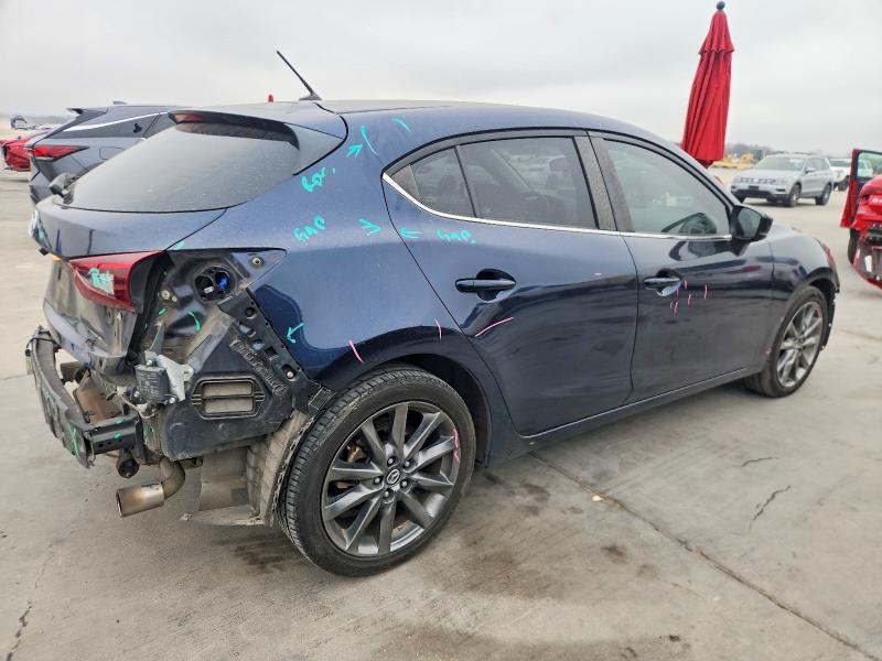 Фото 3 - MAZDA 3