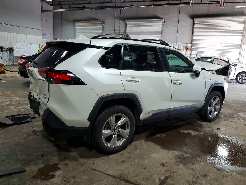 Фото 3 - TOYOTA RAV4
