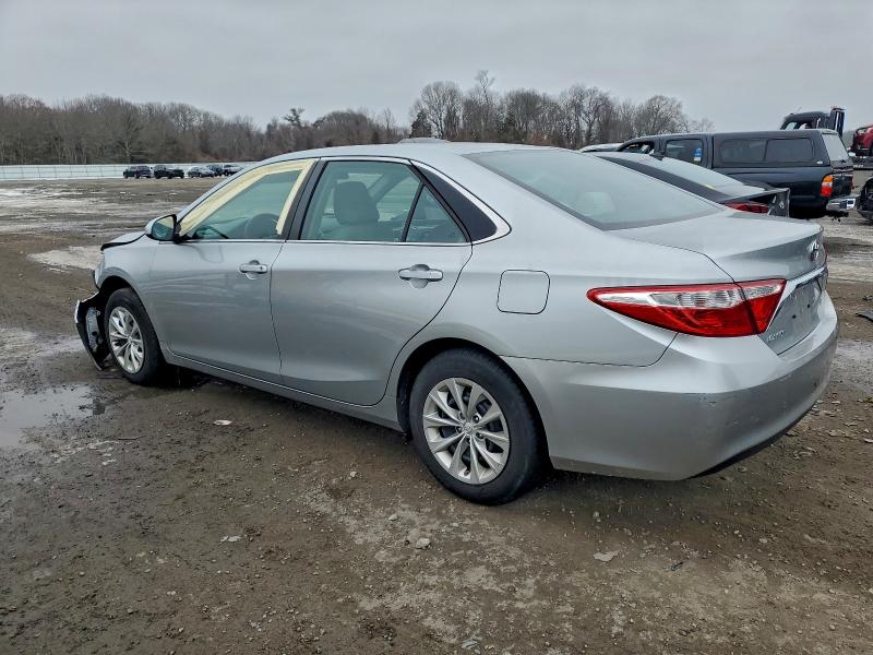 Фото 2 - TOYOTA CAMRY