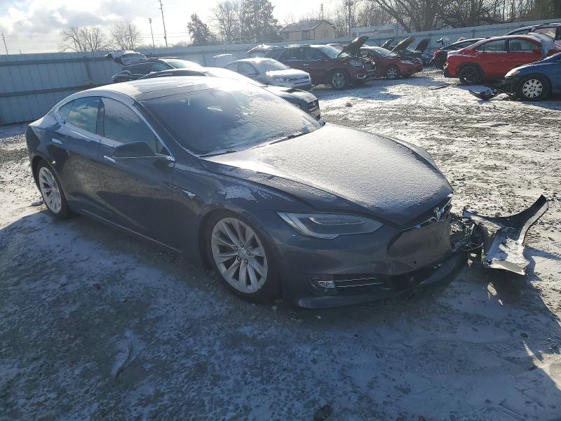 Фото 4 - TESLA MODEL S