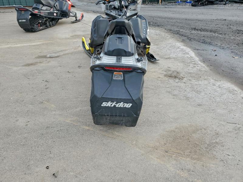 SKI-DOO SNOWMOBILE 2019