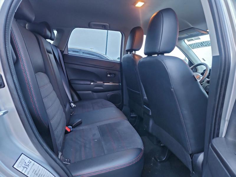 Фото 11 - MITSUBISHI OUTLANDER