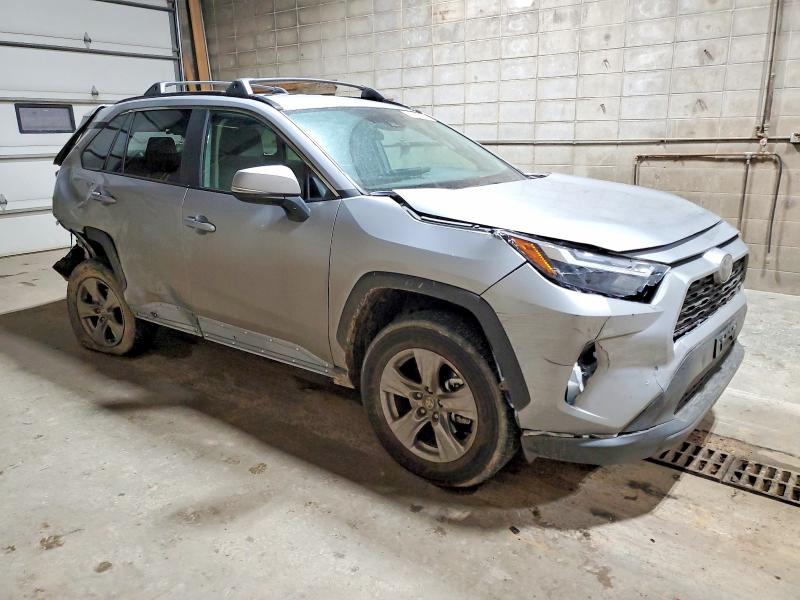 Фото 4 - TOYOTA RAV4