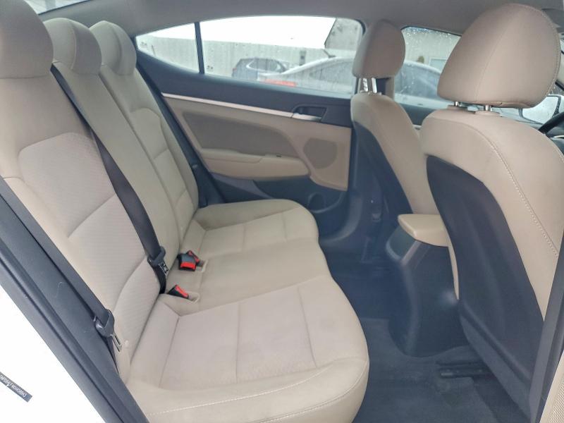 Фото 10 - HYUNDAI ELANTRA