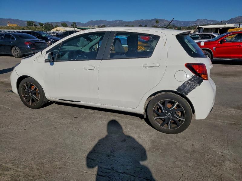 Фото 2 - TOYOTA YARIS