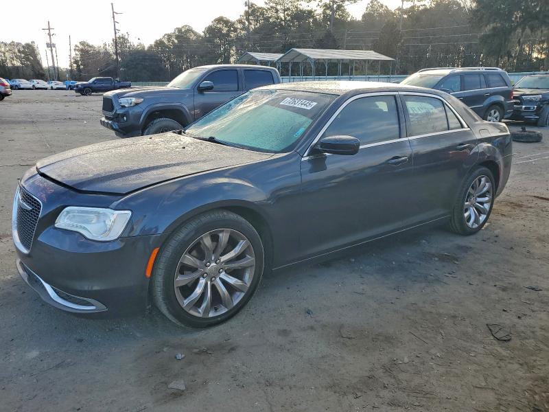 Фото 1 - CHRYSLER 300