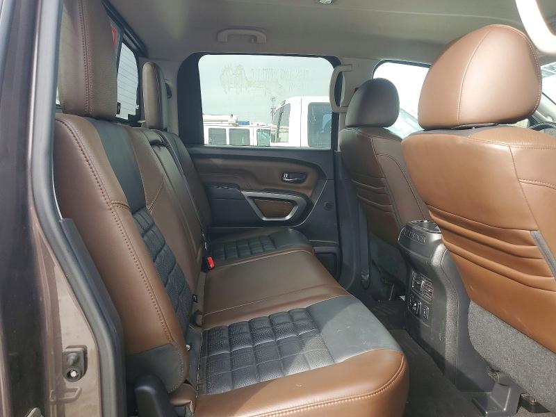 Фото 10 - NISSAN TITAN