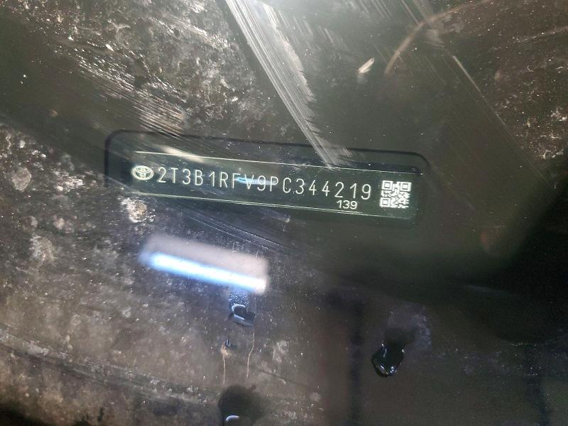 Фото 14 - TOYOTA RAV4