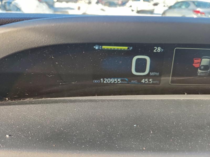 Фото 9 - TOYOTA PRIUS