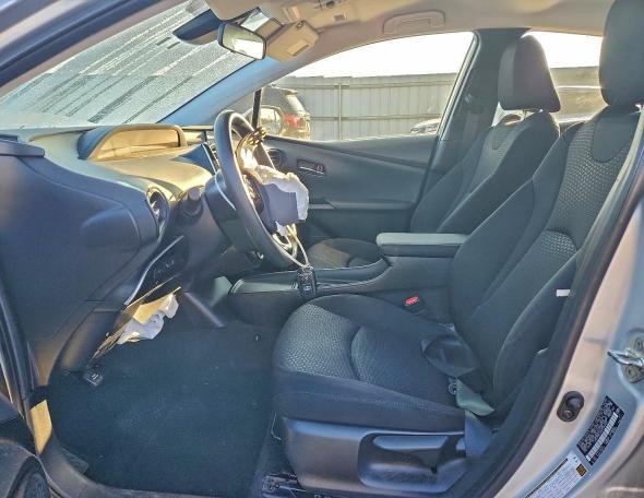 Фото 7 - TOYOTA PRIUS