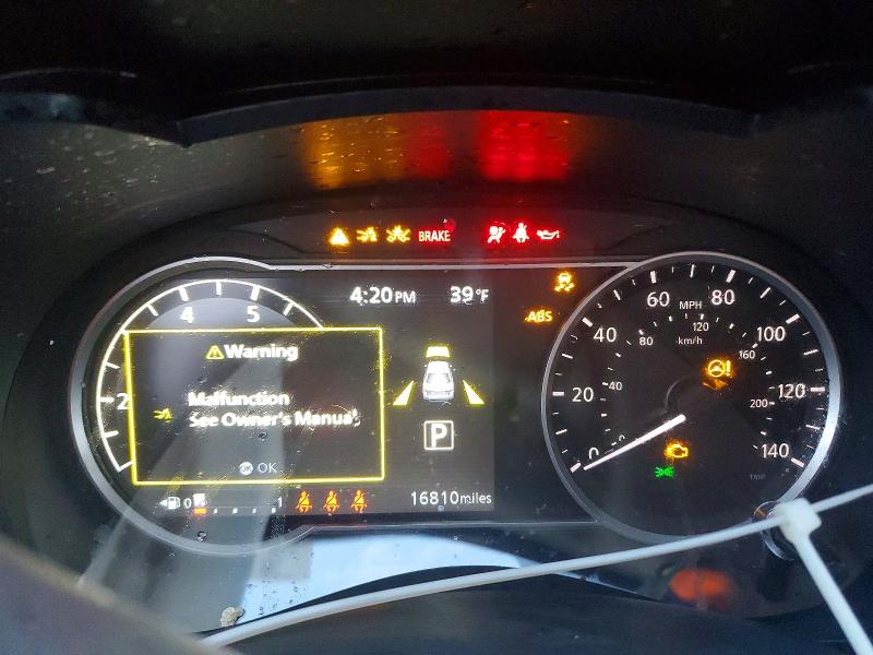 Фото 9 - NISSAN VERSA