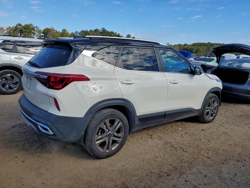 Фото 3 - KIA SELTOS