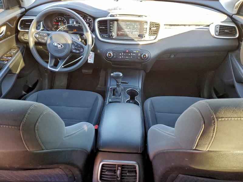 Фото 8 - KIA SORENTO