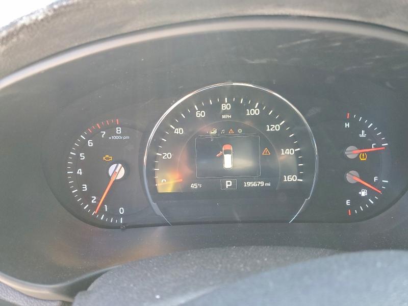 Фото 9 - KIA SORENTO