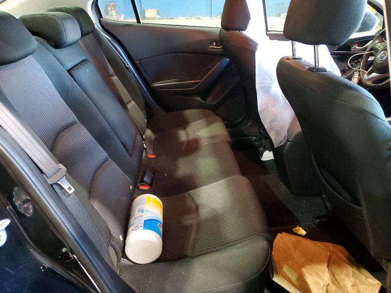 Фото 10 - MAZDA 3