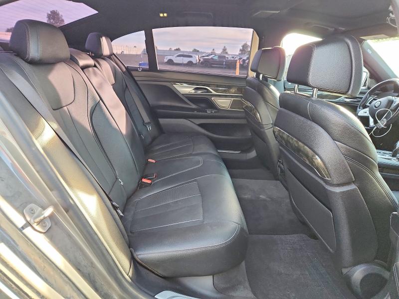 Фото 10 - BMW 7 SERIES