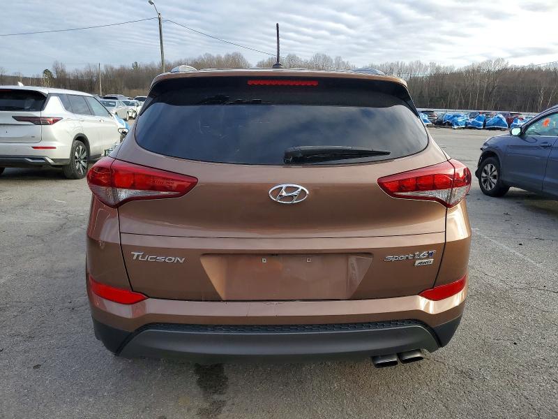 Фото 6 - HYUNDAI TUCSON