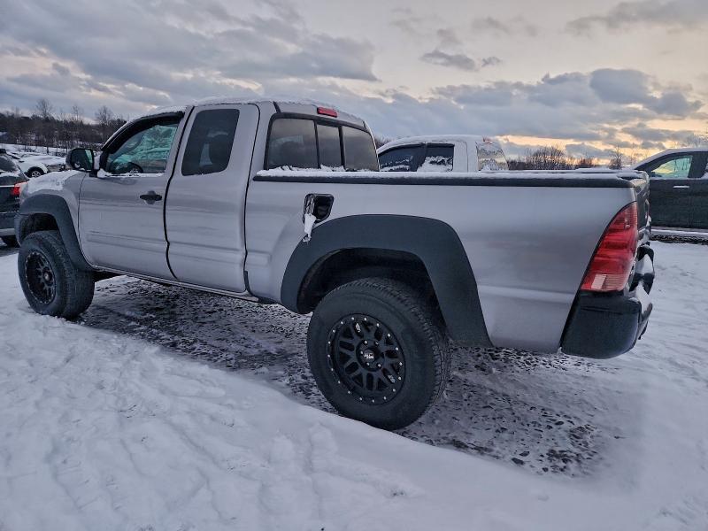 Фото 2 - TOYOTA TACOMA