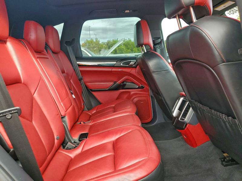 Фото 11 - PORSCHE CAYENNE