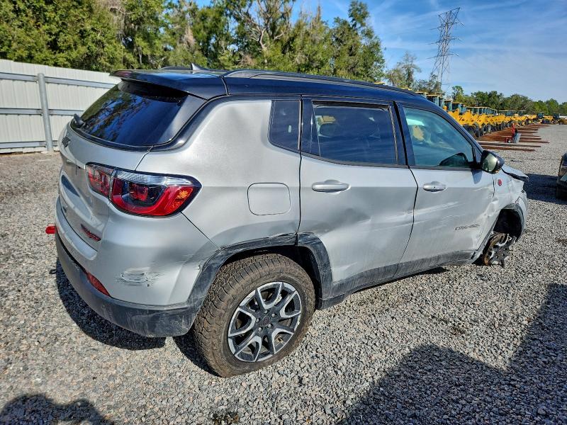 Фото 3 - JEEP COMPASS