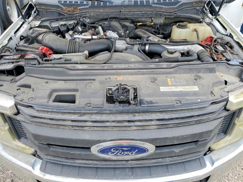 Фото 11 - FORD F550