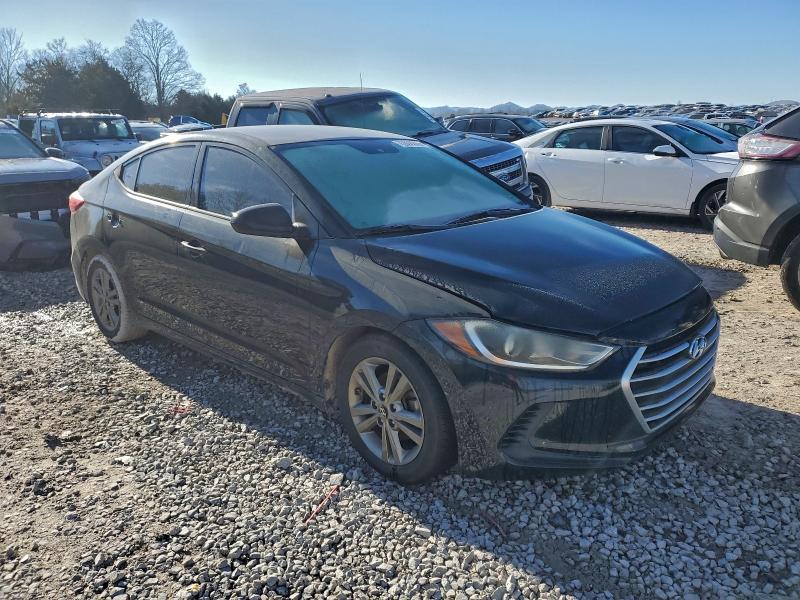 Фото 4 - HYUNDAI ELANTRA