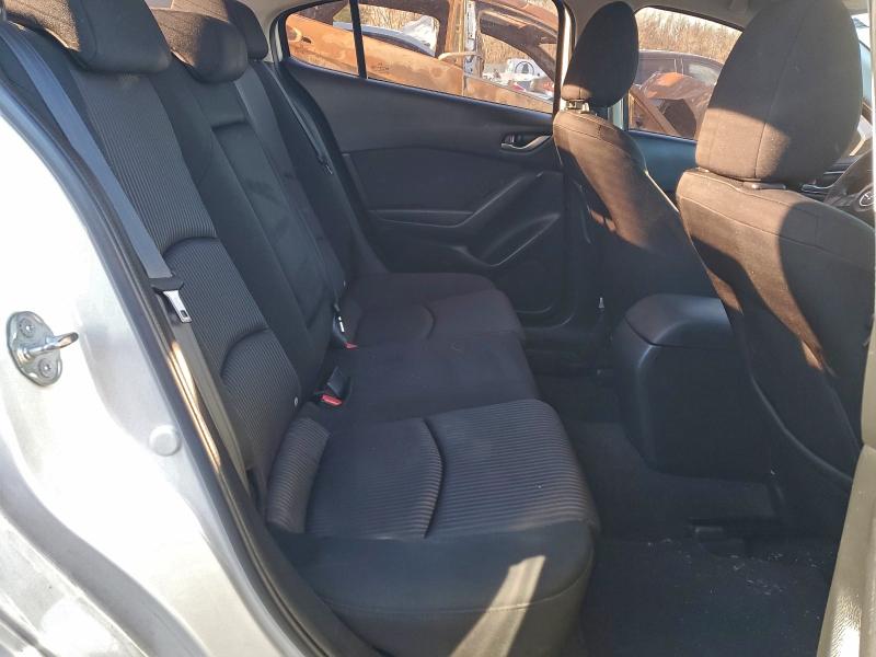 Фото 10 - MAZDA 3