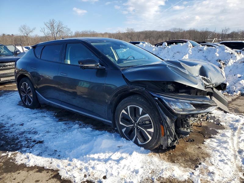 Фото 4 - KIA EV6 LIGHT