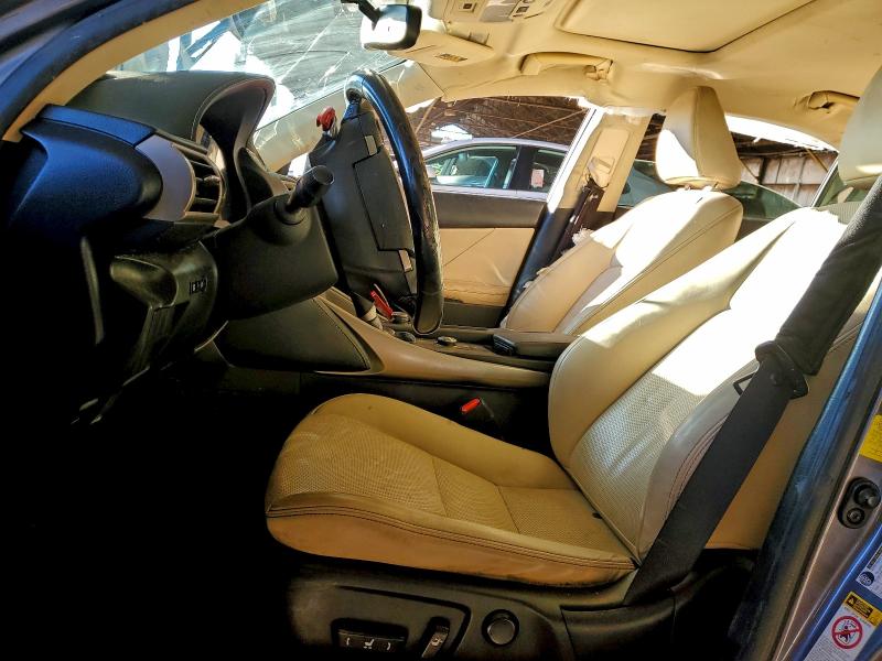 Фото 7 - LEXUS IS