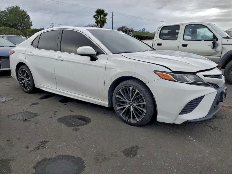 Фото 4 - TOYOTA CAMRY