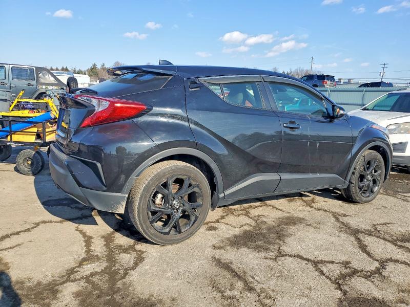 Фото 3 - TOYOTA C-HR