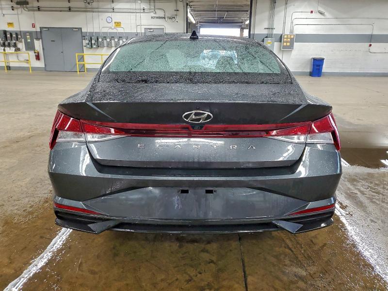 Фото 6 - HYUNDAI ELANTRA