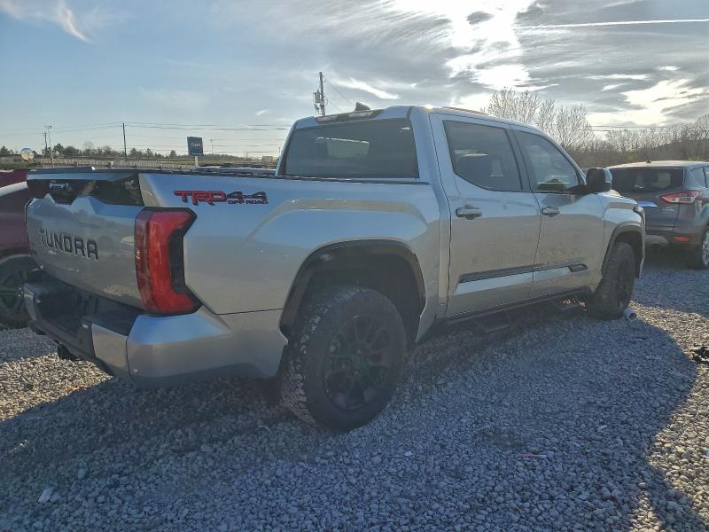 Фото 3 - TOYOTA TUNDRA